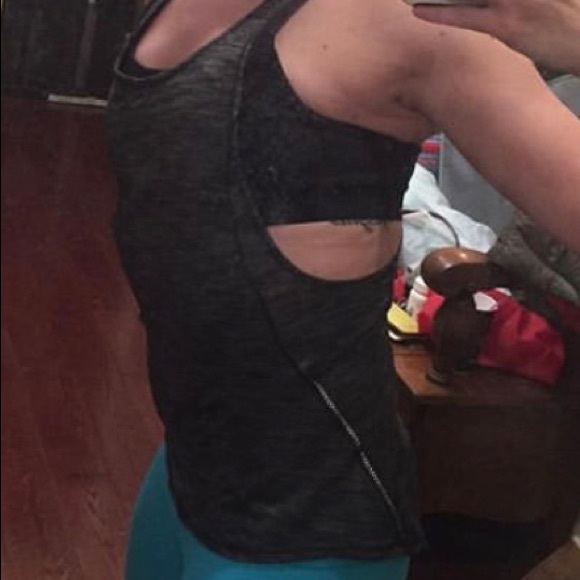 Lululemon cutout top - Picture 3 of 5